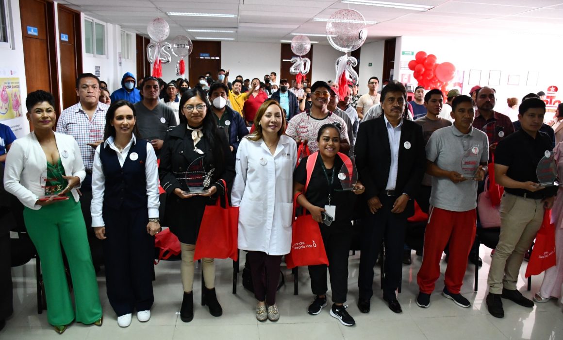 Reconoce Sesa y Sedif a 30 donadores voluntarios de sangre