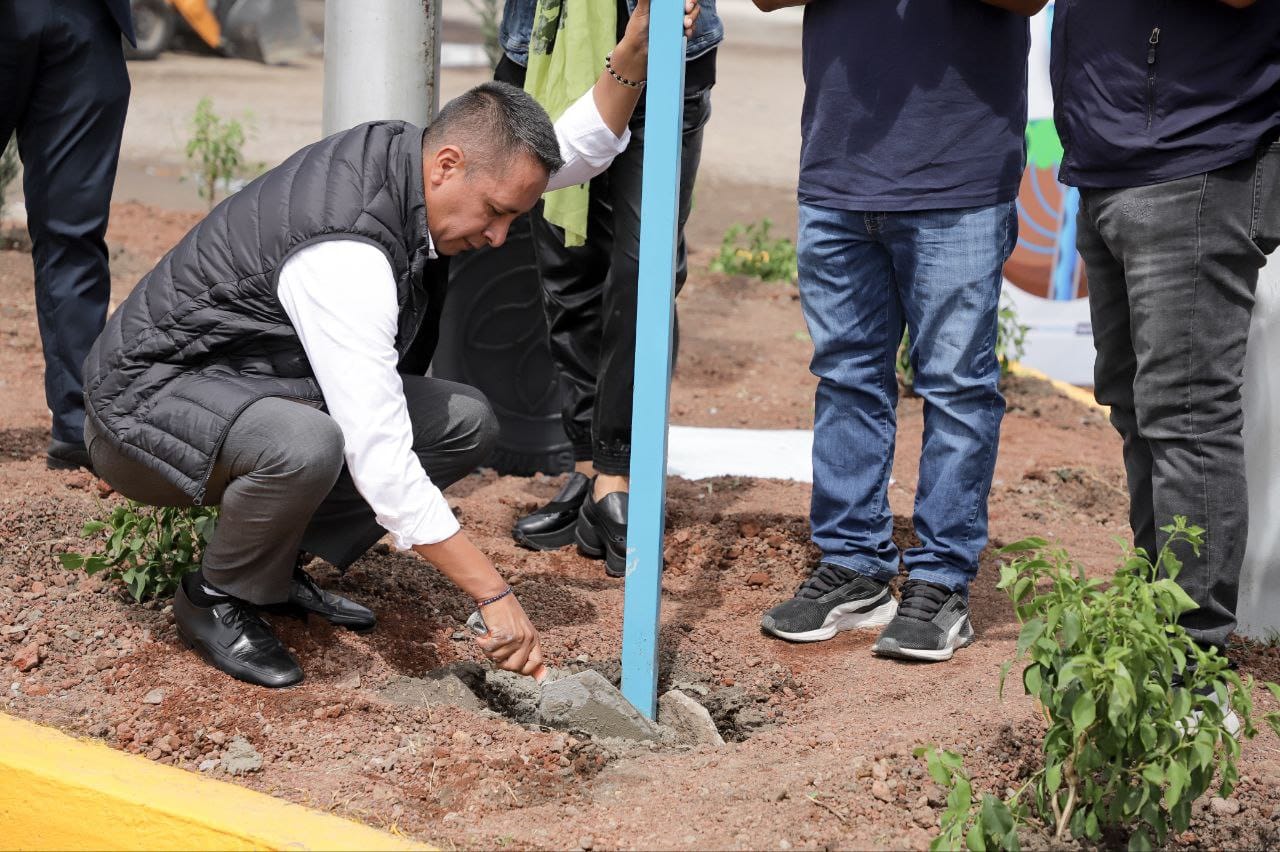 Entrega Mundo Tlatehui pozo de absorción en San Francisco Acatepec