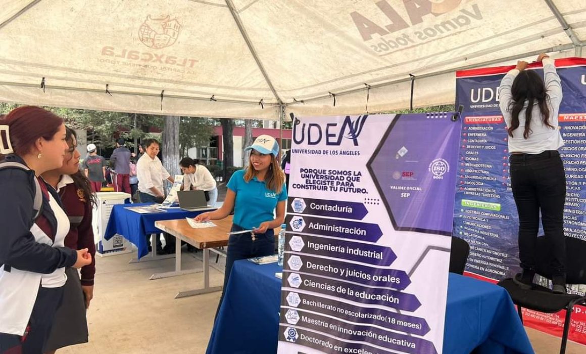 La Coordinación de Juventud del Ayuntamiento de Tlaxcala que dirige Natalia Herrejón, organizó una feria de orientación vocacional para los jóvenes de nivel bachillerato .  Fue el Centro de Bachillerato Tecnológico Industrial y de Servicios (CBTIS) número 3 de Tlaxcala Capital, donde los alumnos tuvieron oportunidad de conocer nuevas universidades y así mismo conocer los planes de estudios que manejan.   Fueron las siguientes instituciones de educación superior, las que ofertaron información a los jóvenes bachilleres:  UDEA ( Universidad de Los Ángeles) ⁠InstitutoTecnológico de Tlaxcala ⁠Universidad Vritual Hispánica de México ⁠Universidad del Atliplano ⁠Universidad del Valle de Tlaxcala