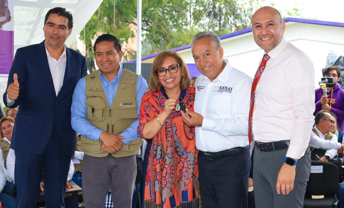 Fortalece Gobernadora al Icatlax con equipamiento y unidades vehiculares
