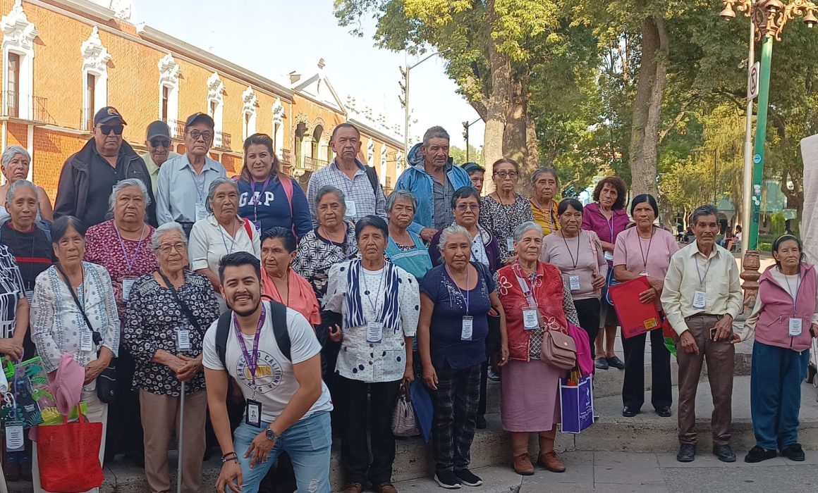 Brinda DAM acompañamiento a adultos mayores para obtener Visas americanas