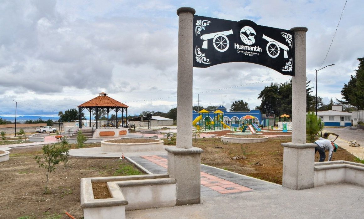 Apertura Luz María Calva recorrido de supervisión de obras en comunidades