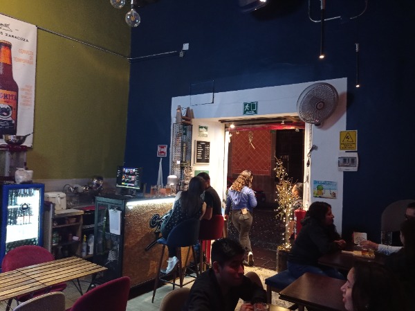 Empresarios se oponen a nuevas reglas de operación en bares y antros de Puebla 