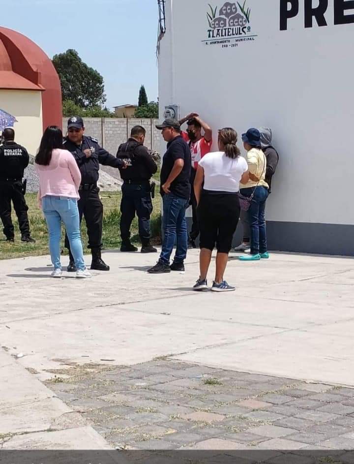 Con las manos en la masa, cachan a operadores comprando votos en Tlaltelulco