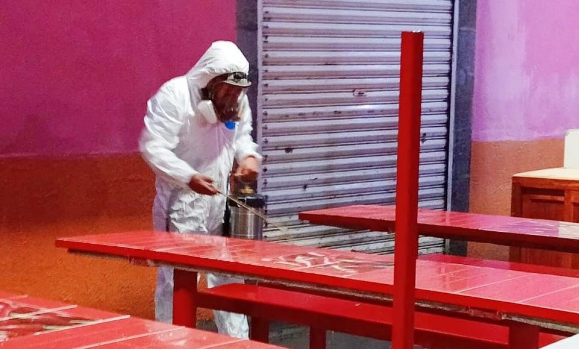 Realizan jornada de limpieza y fumigación en mercado de Huamantla