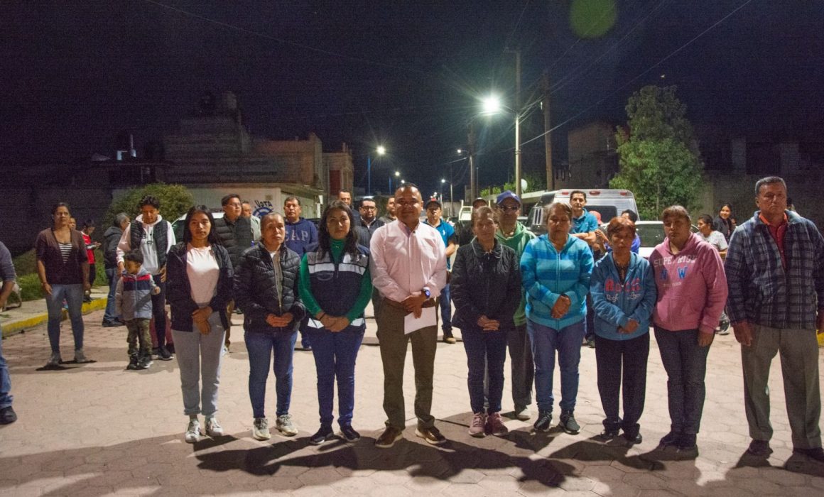 Fortalece Apetatitlán el alumbrado público en las diferentes comunidades