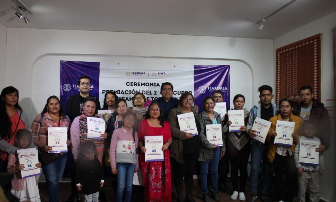 Premian a ganadores del Segundo concurso estatal de totomoxtle 2024