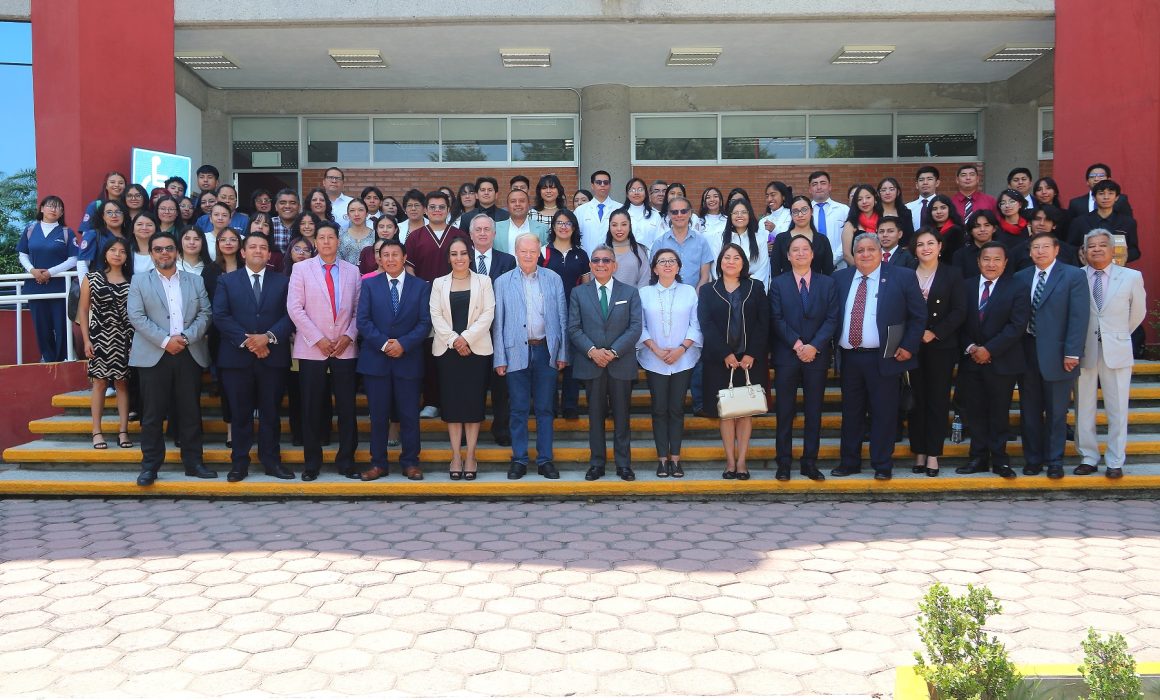 Realiza UATX segundo foro de praxis profesional
