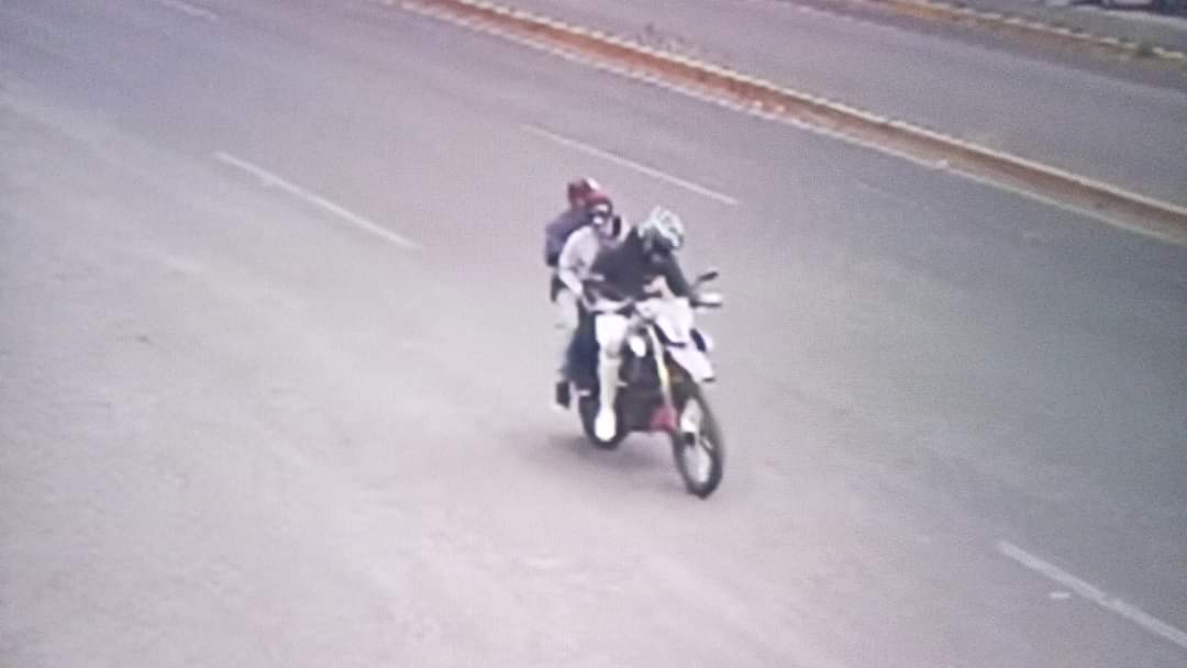 Roban arma de cargo a oficial policiaco y se llevan más de 80 mil pesos, en Yauhquemehcan