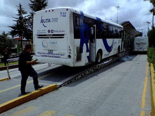 Paraderos de RUTA tendrán baños públicos 