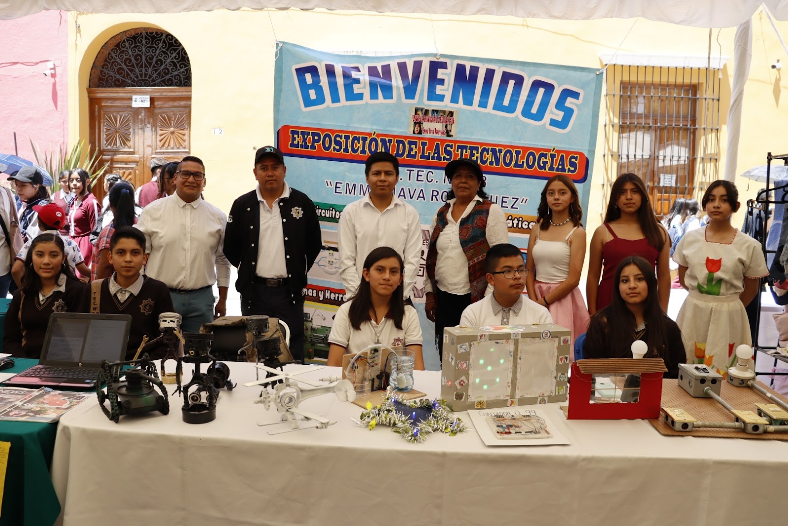 Apuesta Técnica 28 de Apetatitlán por la innovación tecnológica en estudiantes