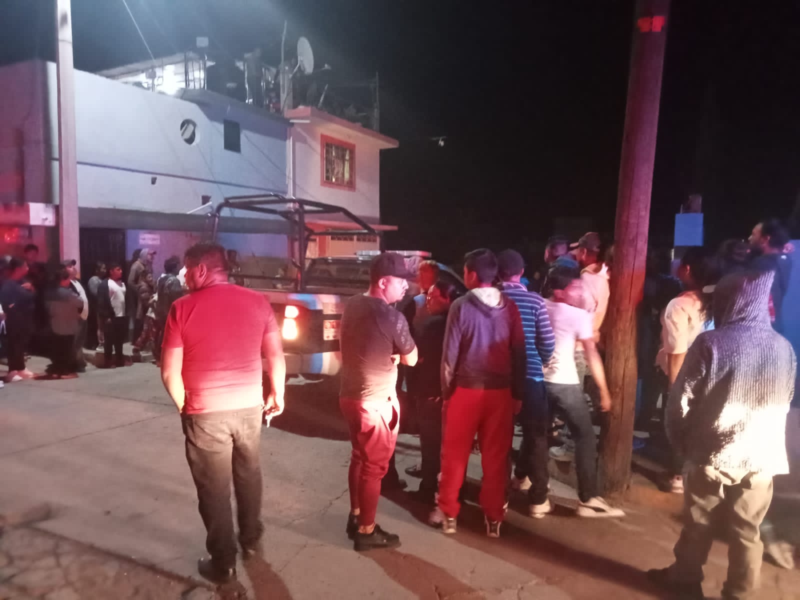 Presuntos asaltantes de transporte público se salvan de ser linchados en Calpulalpan