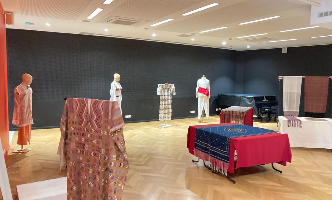 Exhiben en Francia 24 obras de arte textil mexicano, Tlaxcala presente