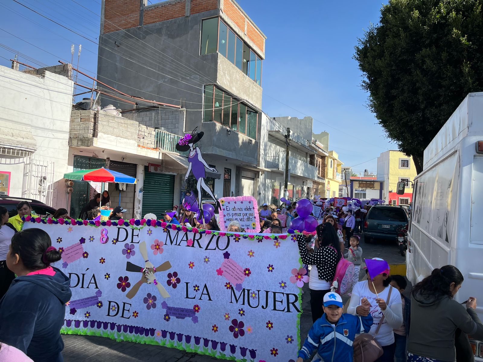 Conmemoración del Día de la Mujer en Nativitas: Marcha y Actividades por la Escuela Primaria "Unidad y Trabajo"