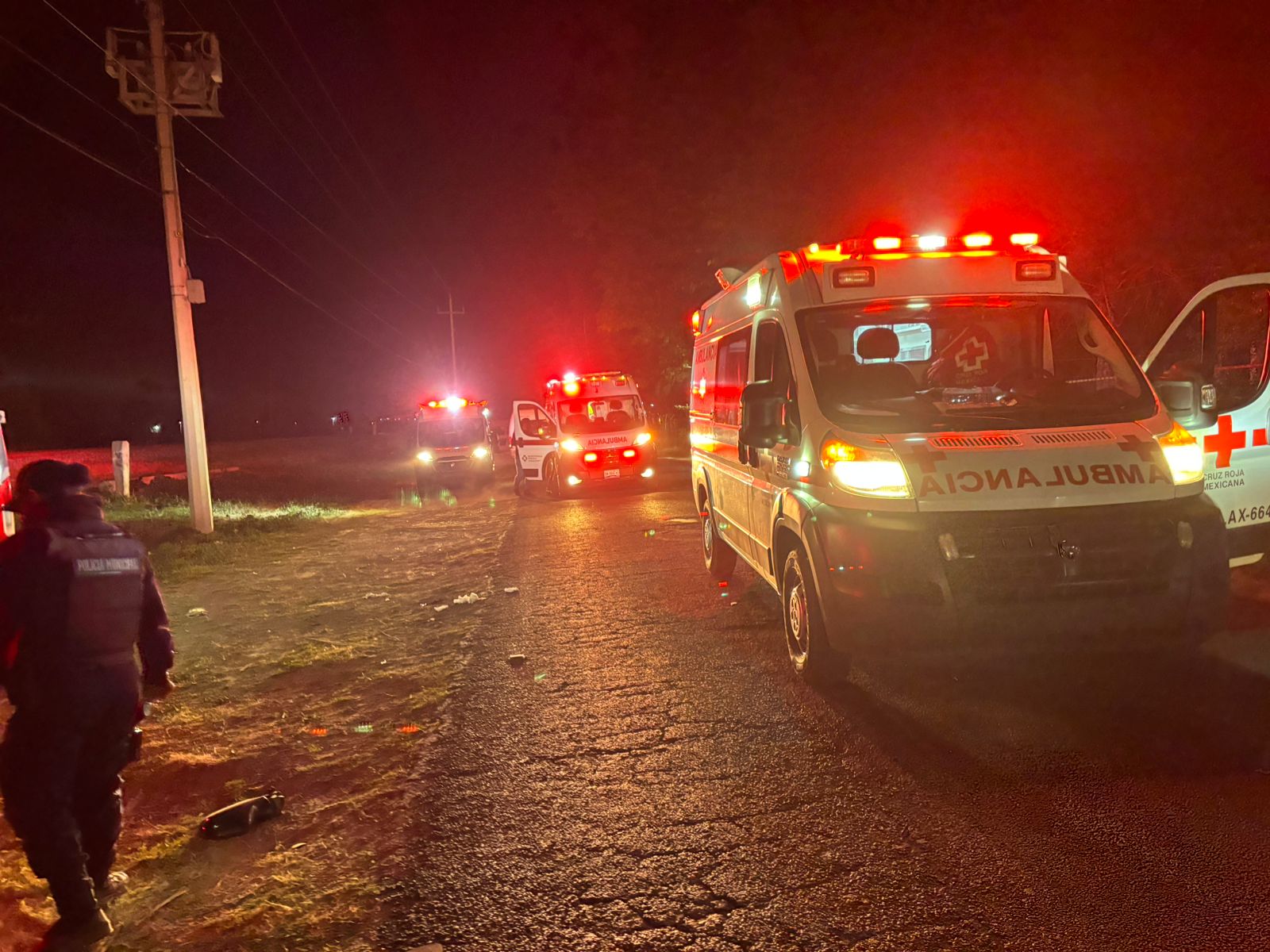 Atropellan a dos policías en Teolocholco durante intento de detener a presuntos ladrones