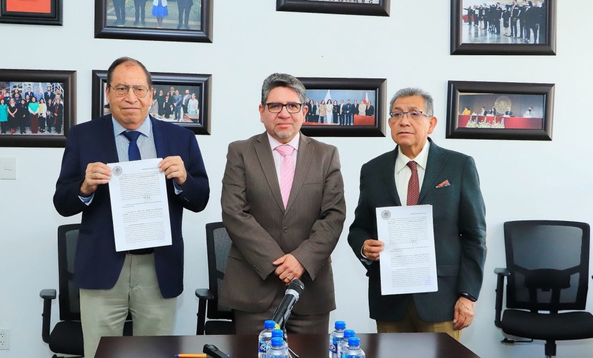 Firman UATX y STUAT contrato colectivo de trabajo