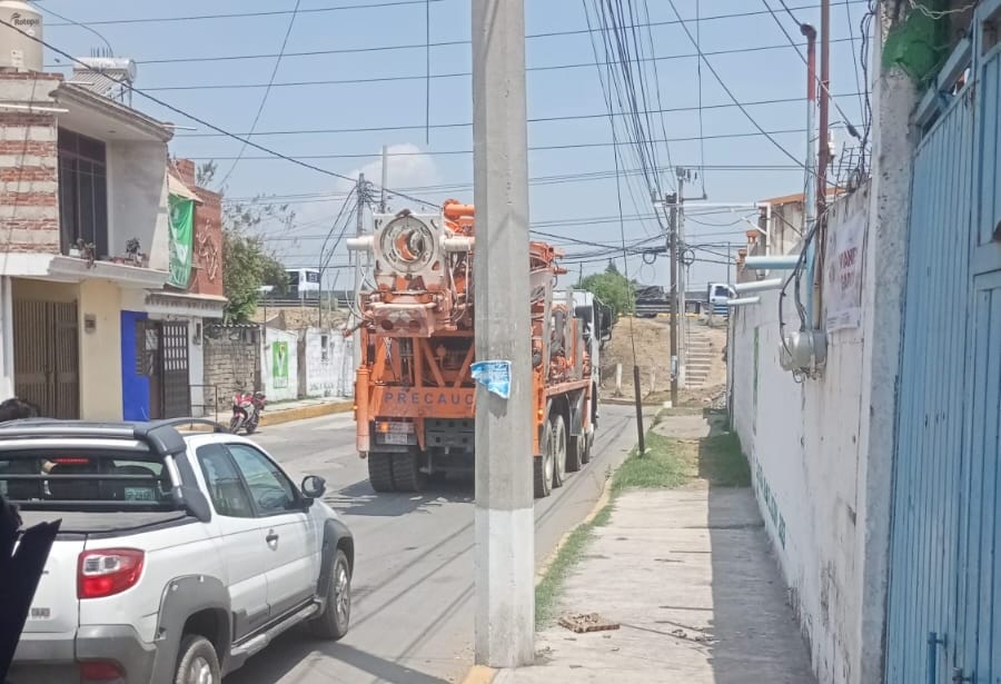 Retiran maquinaria de perforación de pozo en Xoxtla tras protestas