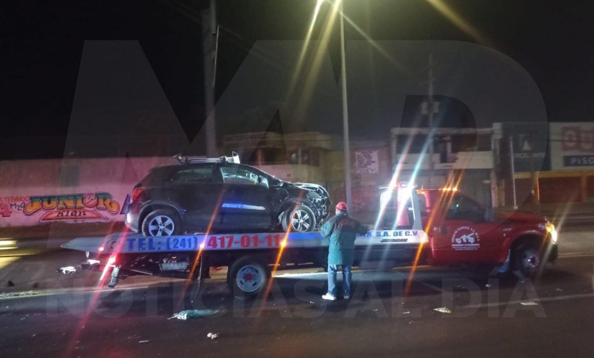 Conductor y pasajeros sobreviven en aparatoso accidente en SPM