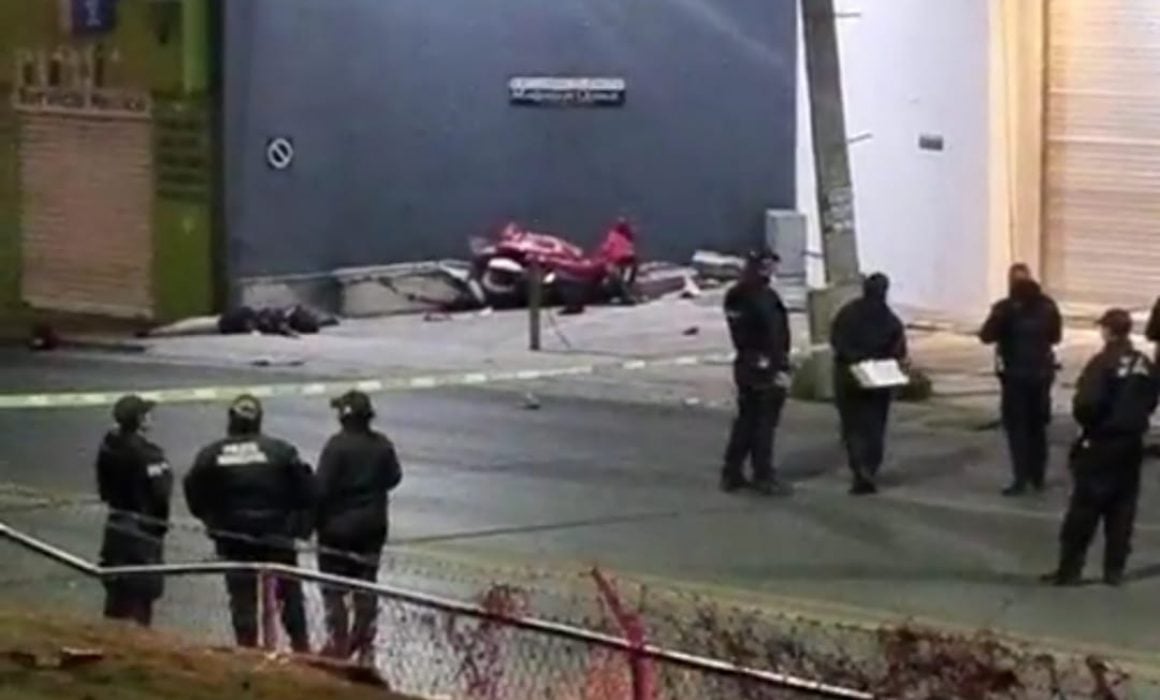 Derrapan 2 mujeres en su motocicleta y mueren en el bulevar Ocotlán