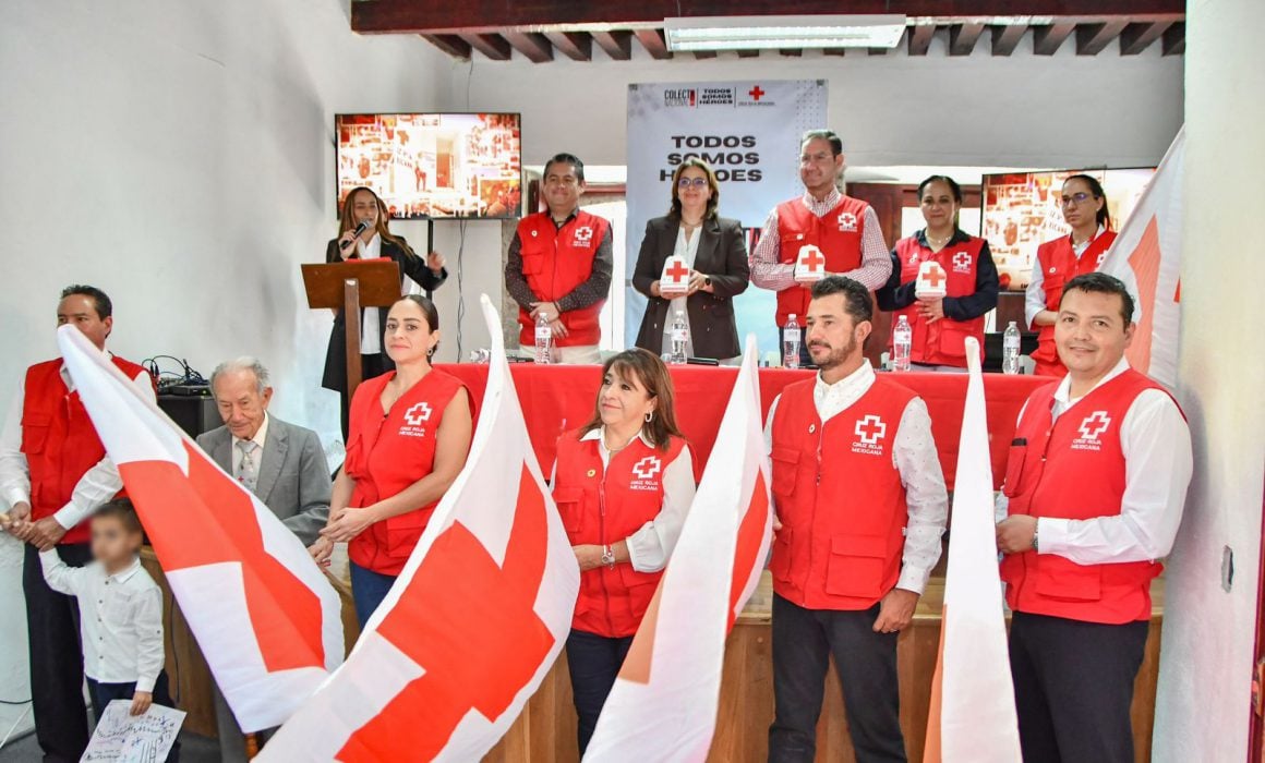 Dan banderazo a colecta anual de la Cruz Roja Mexicana en Huamantla
