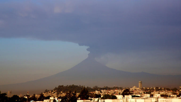 Gobierno de Puebla emite recomendaciones ante caída de ceniza 