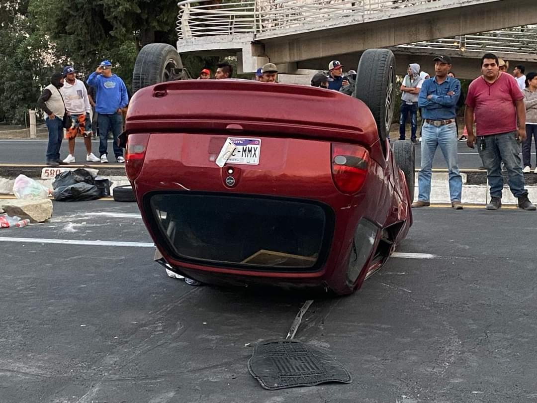 Cierran autopista Tlaxcala - El Molinito tras intento de secuestro de menor 