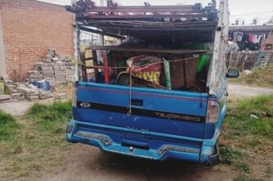 Roban camioneta con mercancía en estacionamiento de Coppel 4 Caminos
