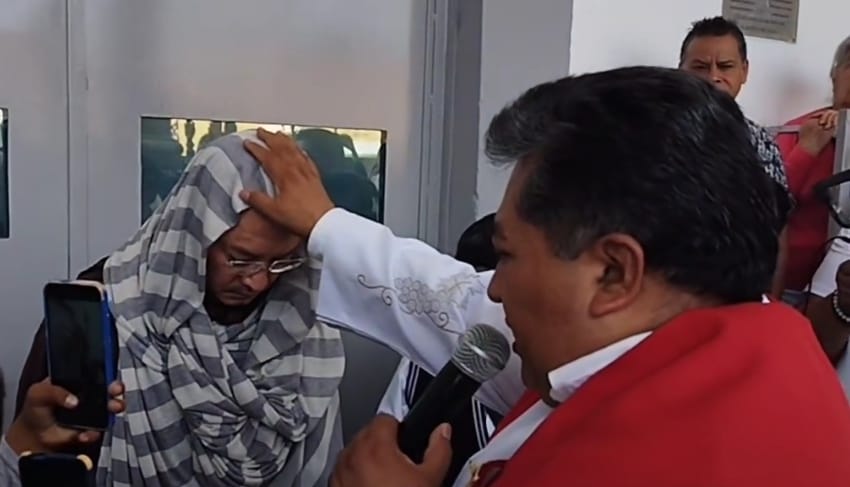 Viacrucis en San Pedro Cholula congrega a cientos de feligreses 