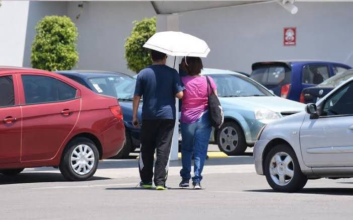 SESA exhorta a tomar medidas por olas de calor y caída de ceniza