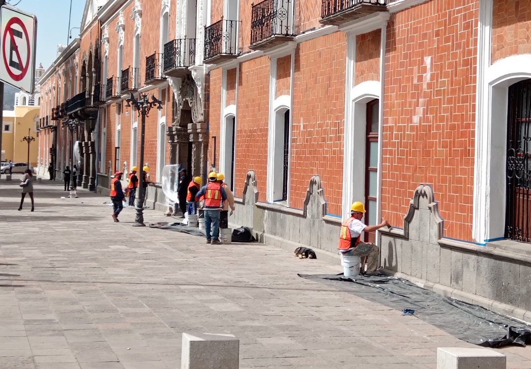 Demuestra Gobierno del Tlaxcala temor por 8M; blindan y protegen Palacio de Gobierno