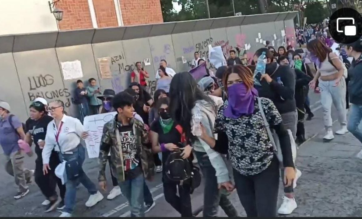 Violencia en el #8M en Tlaxcala, termina en agresión a periodistas