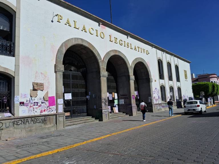 Presentan daños instalaciones del Congreso local tras marcha de 8M
