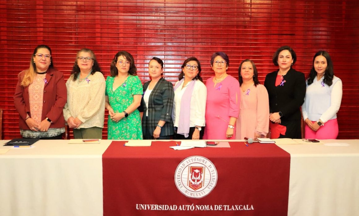 Distingue UATX a universitarias con el reconocimiento Paulina Maraver