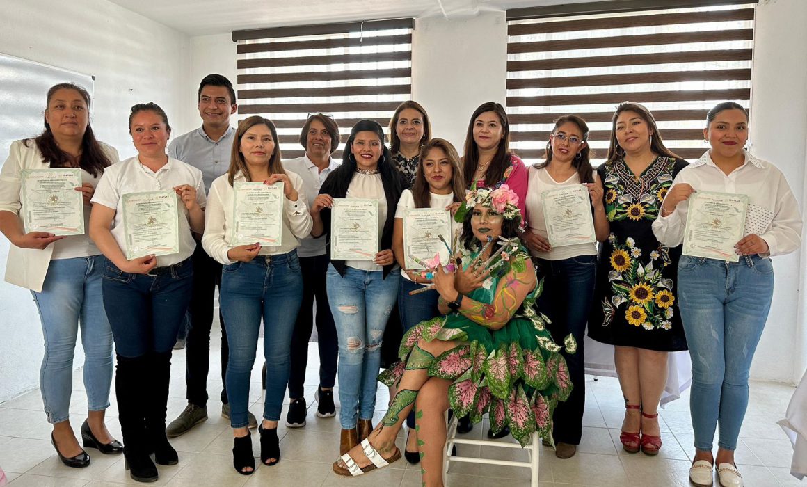 DIF Huamantla e ICATLAX capacitan a mujeres para el autoempleo