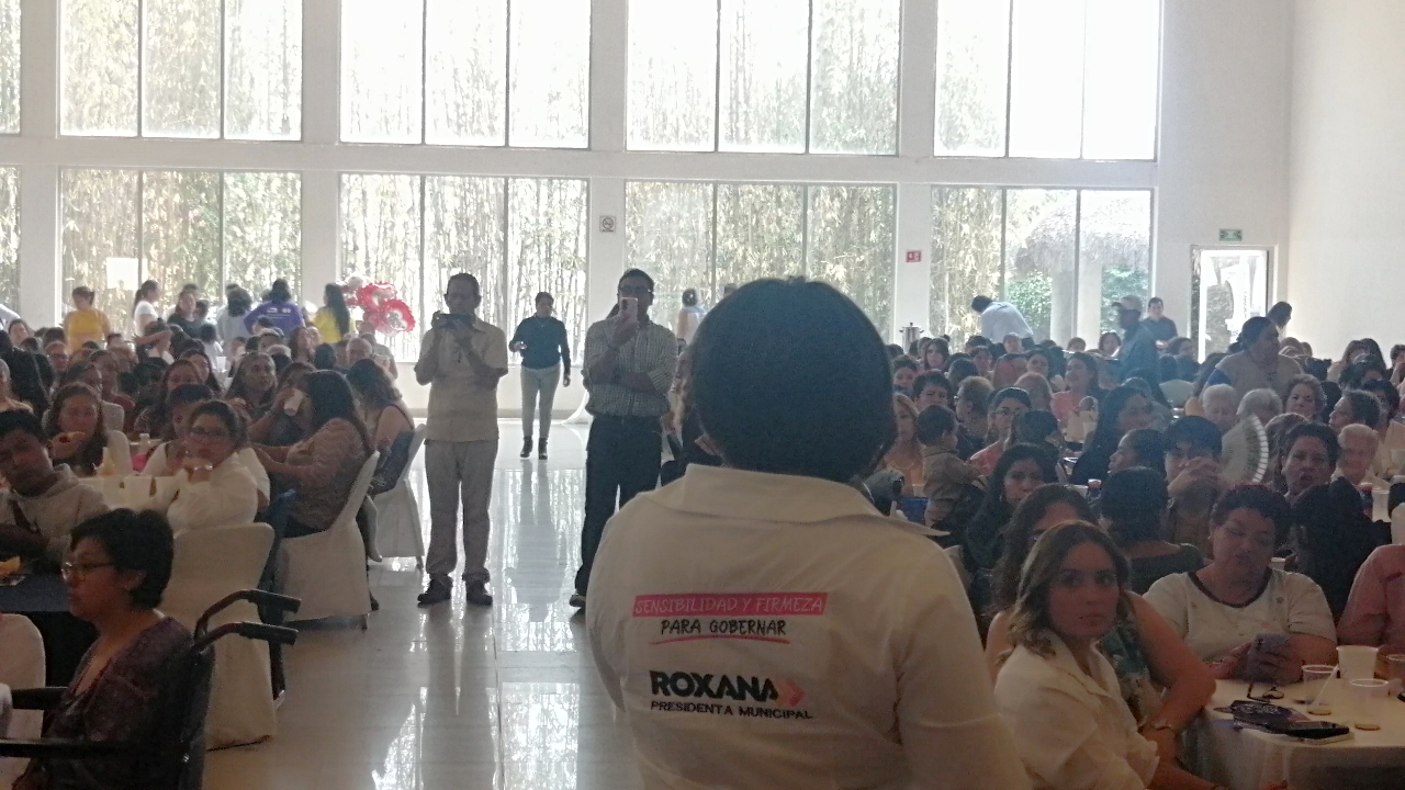 Apoyo a las mujeres de San Pedro Cholula compromiso de Roxana Luna