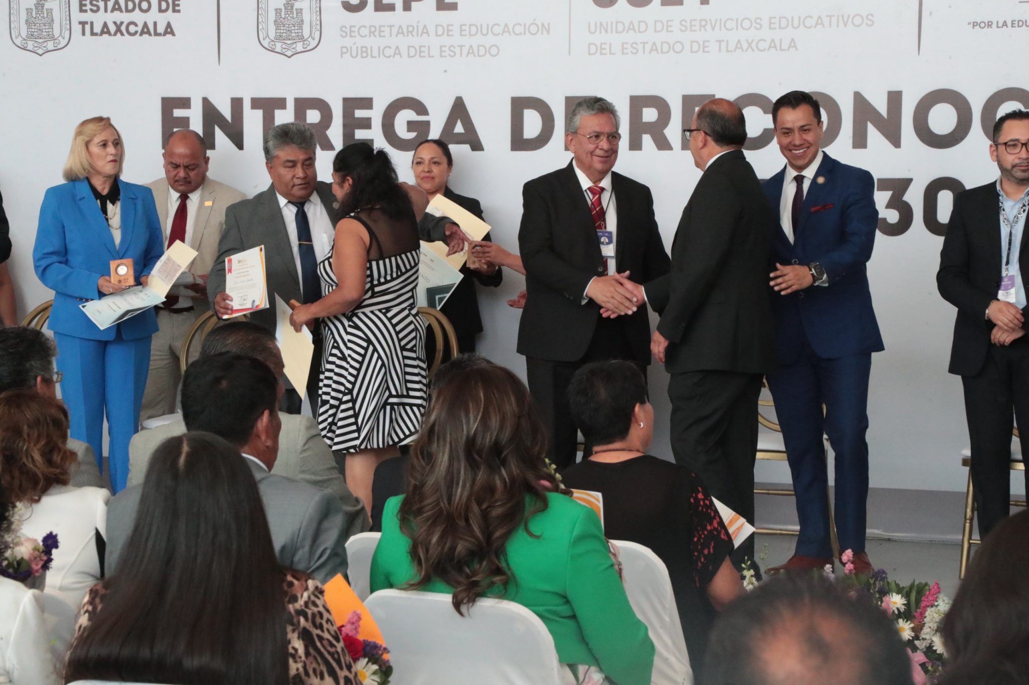 Gobierno del Estado reconoce a docentes tlaxcaltecas de la sección 55 del SNTE