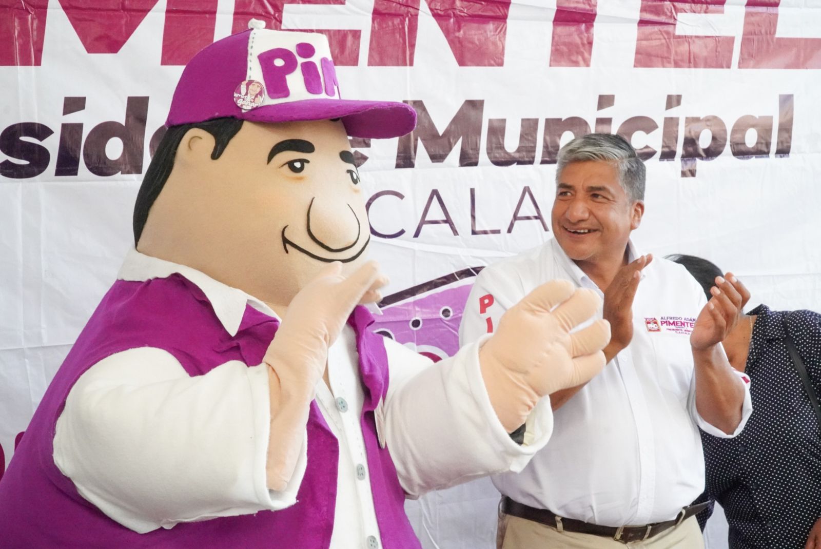 Sigue Dr. Pimi sumando votos para la capital del estado 