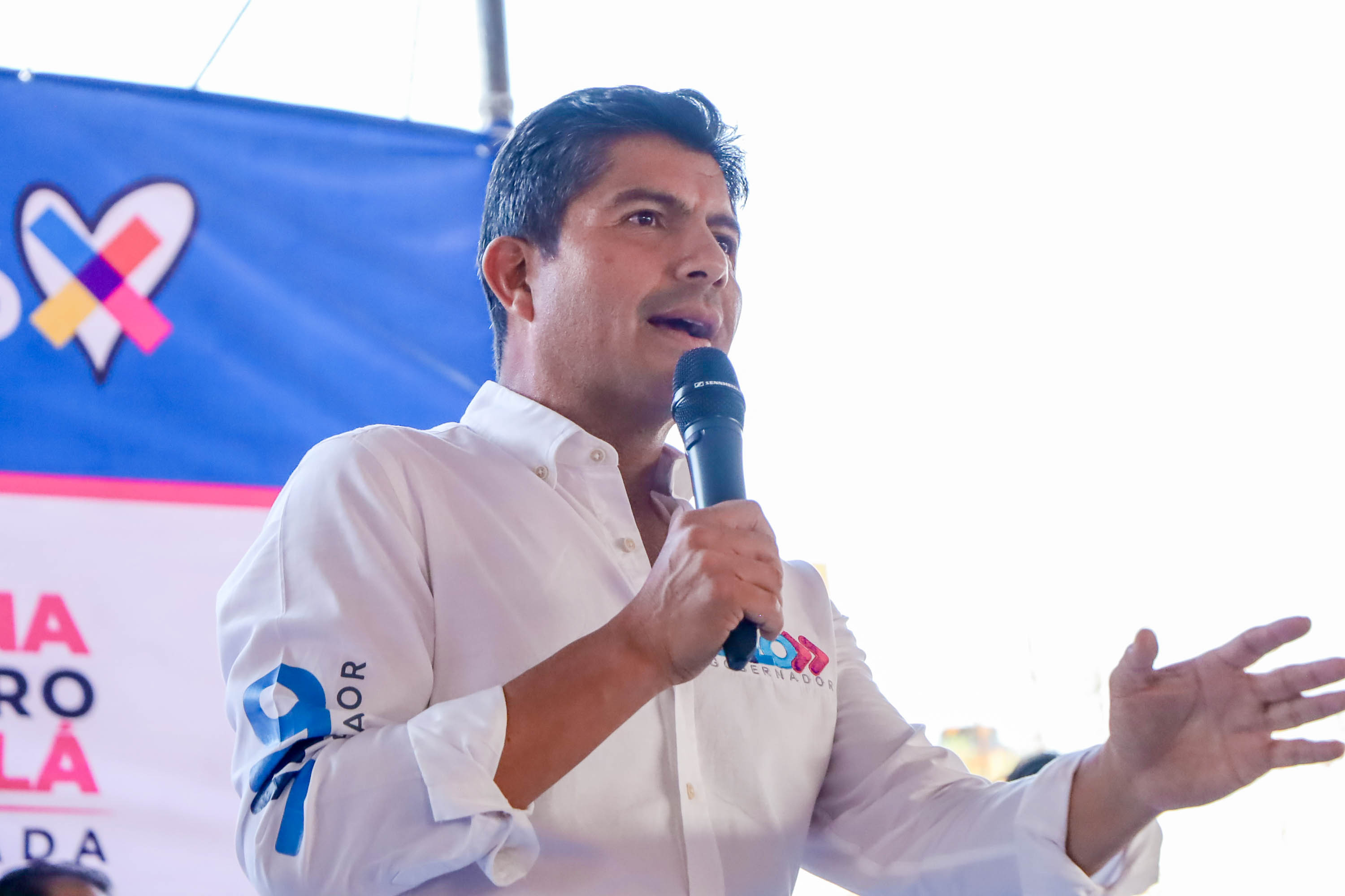 Eduardo Rivera se Compromete a Servicios 