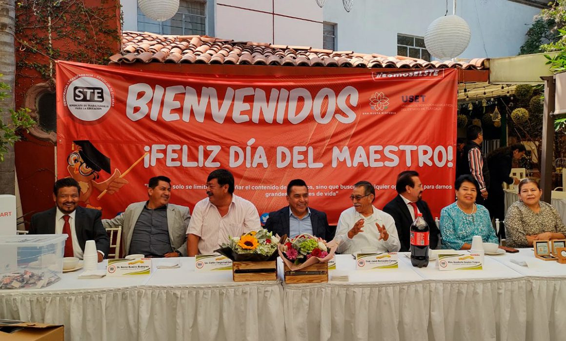 Gran celebración del STE por el Día del maestro