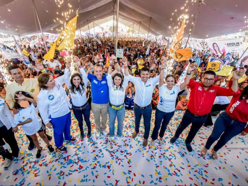Cierre de Campaña de Eduardo Rivera Pérez y Mario Riestra Piña en Plaza de la Victoria