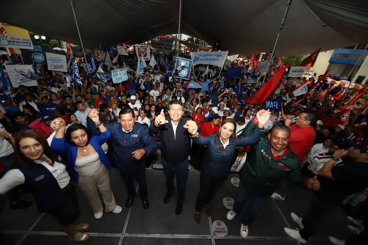 Eduardo Rivera Pérez se prepara para votar el 2 de junio en Santa Cruz Buenavista