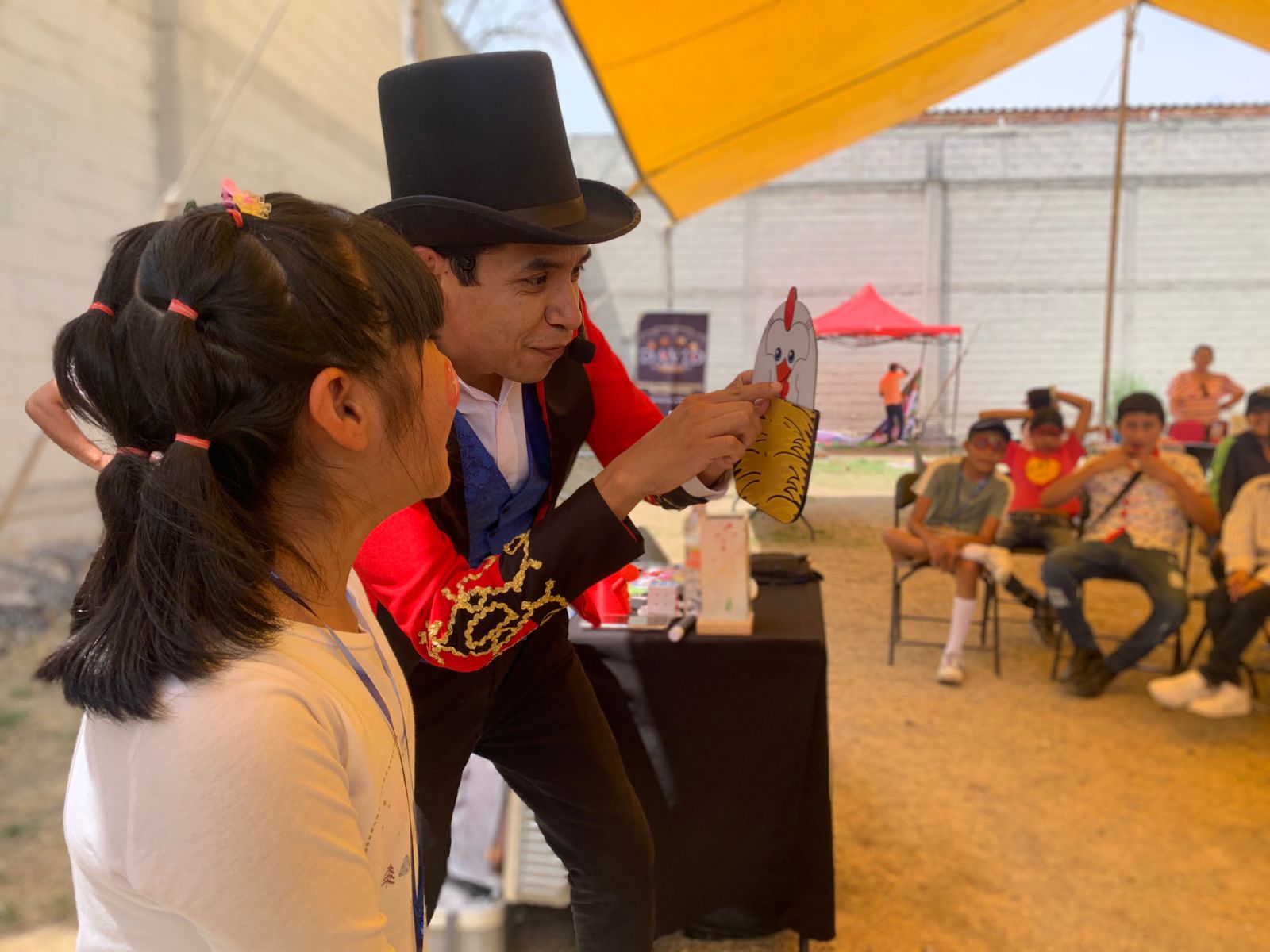 David “El Ilusionista” compartió su magia en evento infantil con causa