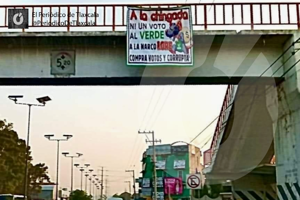 Dejan segunda lona con mensajes intimidatorios hacia políticos en Tlaxcala