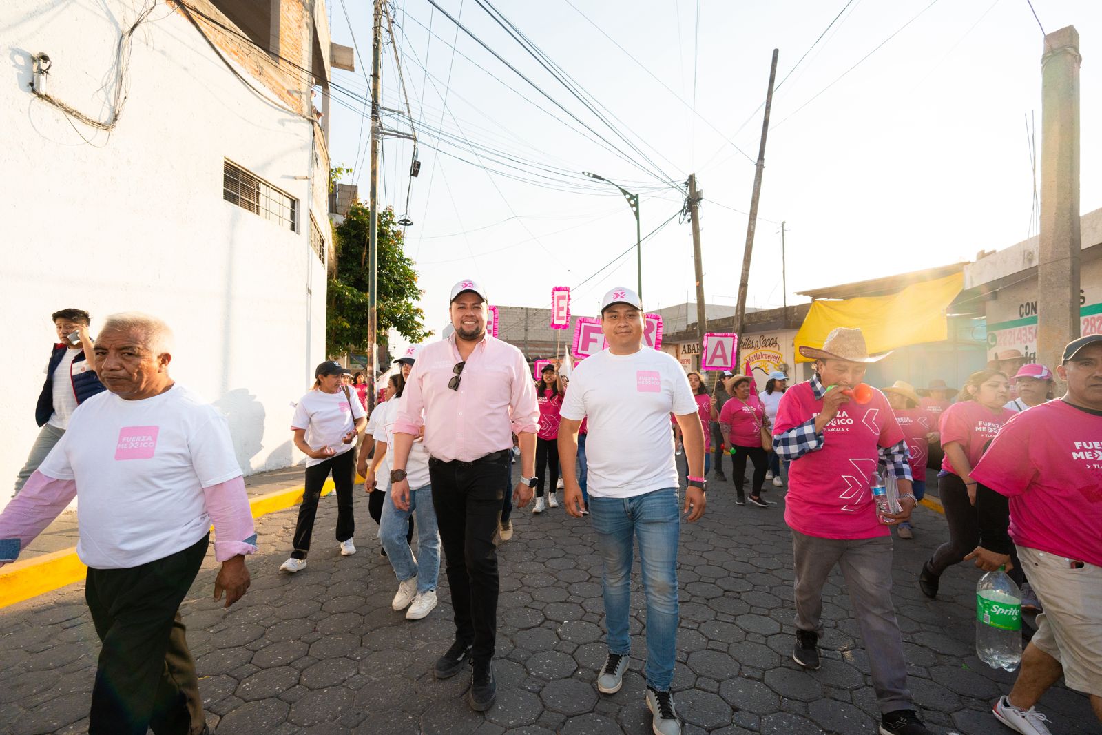 Arranca Efraín Romero campaña a diputado por el distrito 15