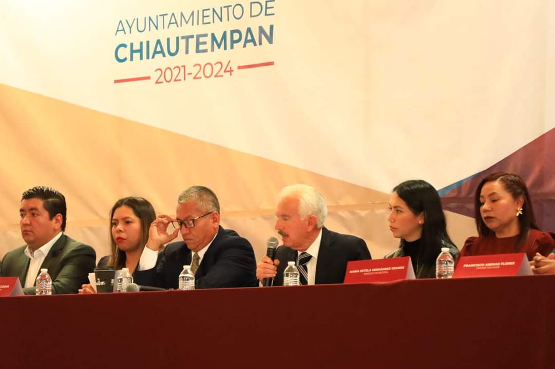 Denuncian retención de salarios en ayuntamiento de Chiautempan a favor de Blanca Angulo