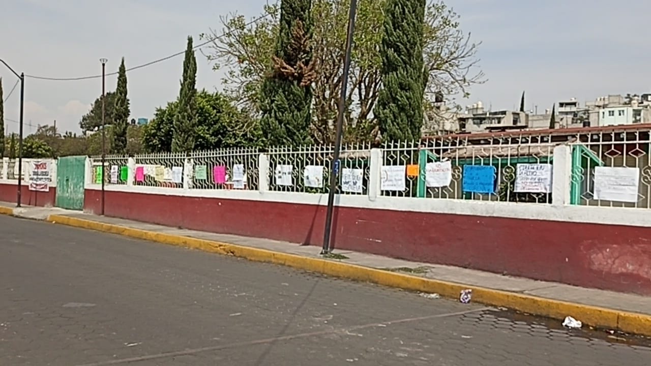 Se niegan padres de familia a reubicación de primaria Emiliano Zapata en la capital