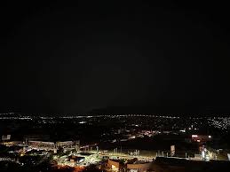 Reportan apagones en varias zonas del país 