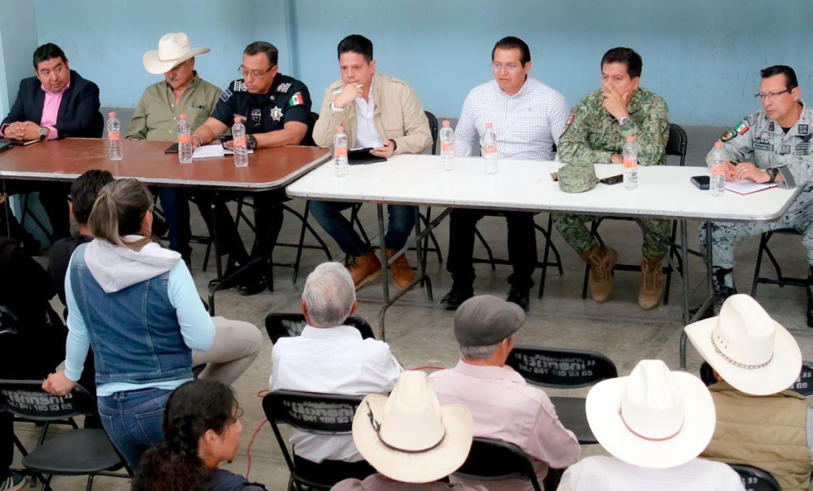 Autoridades llevan a cabo reunión de trabajo con productores de Atltzayanca