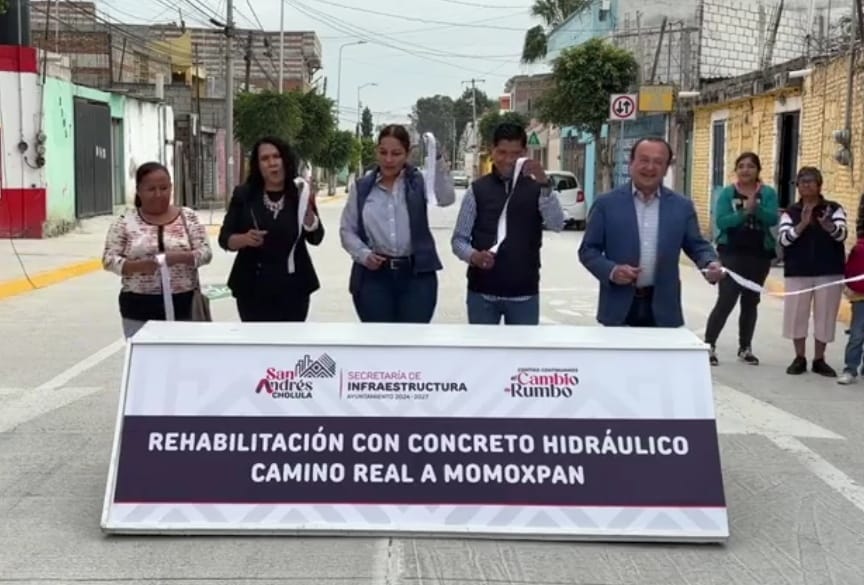 Guadalupe Cuautle encabeza rehabilitación de calle Camino Real a Momoxpan en San Andrés Cholula