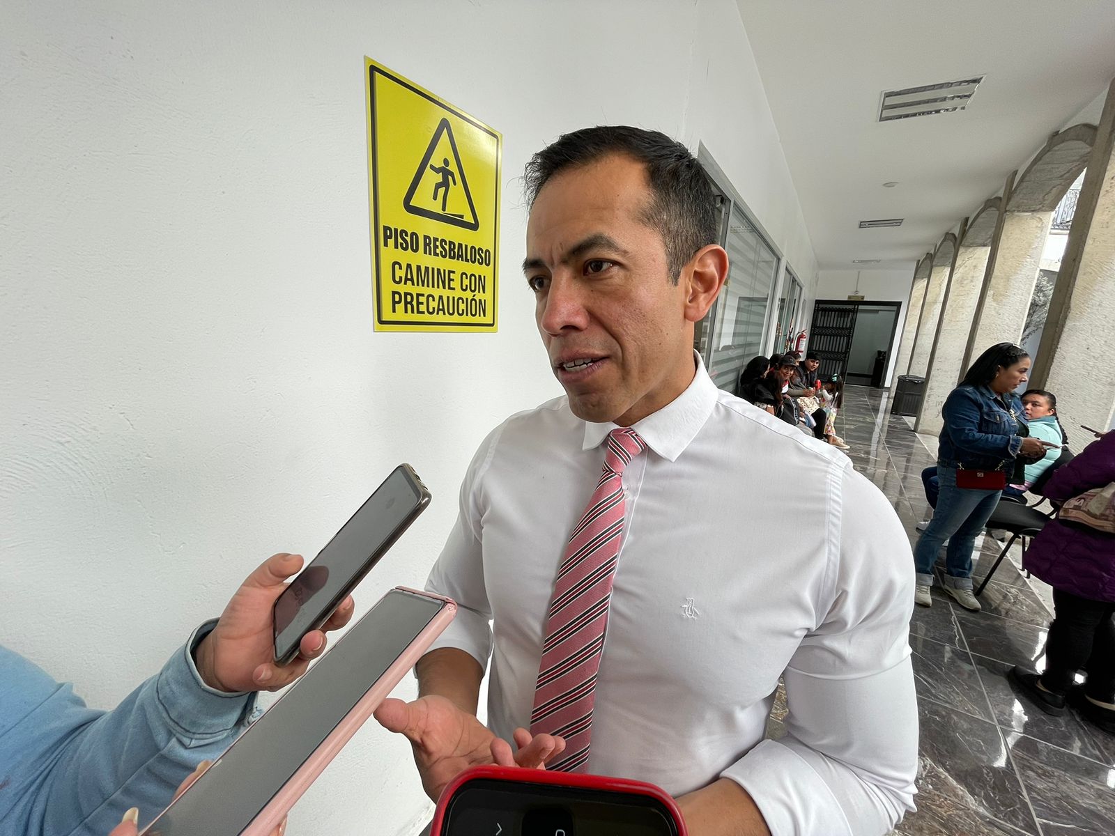 Ayuntamientos deben reajustar sus presupuestos para cubrir laudos laborales: Bladimir Zainos Flores